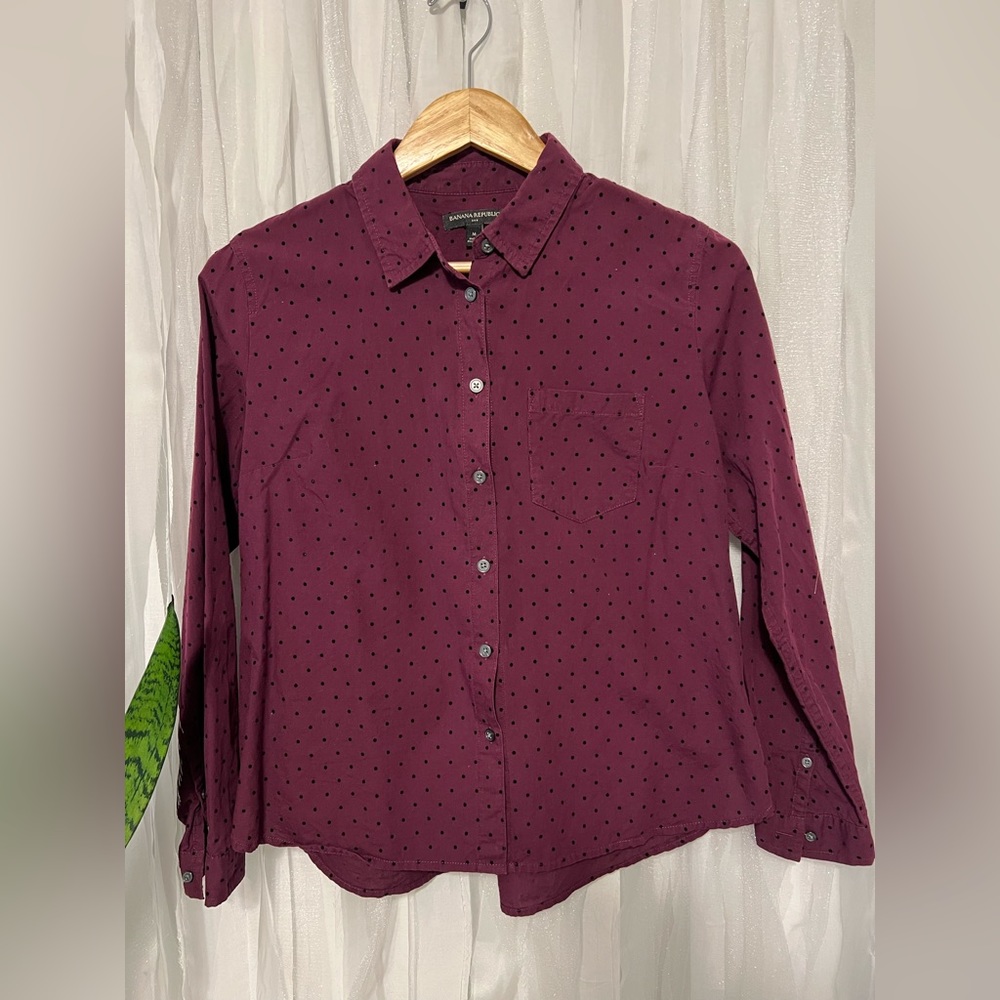 Banana Republic Textured Button Down size medium